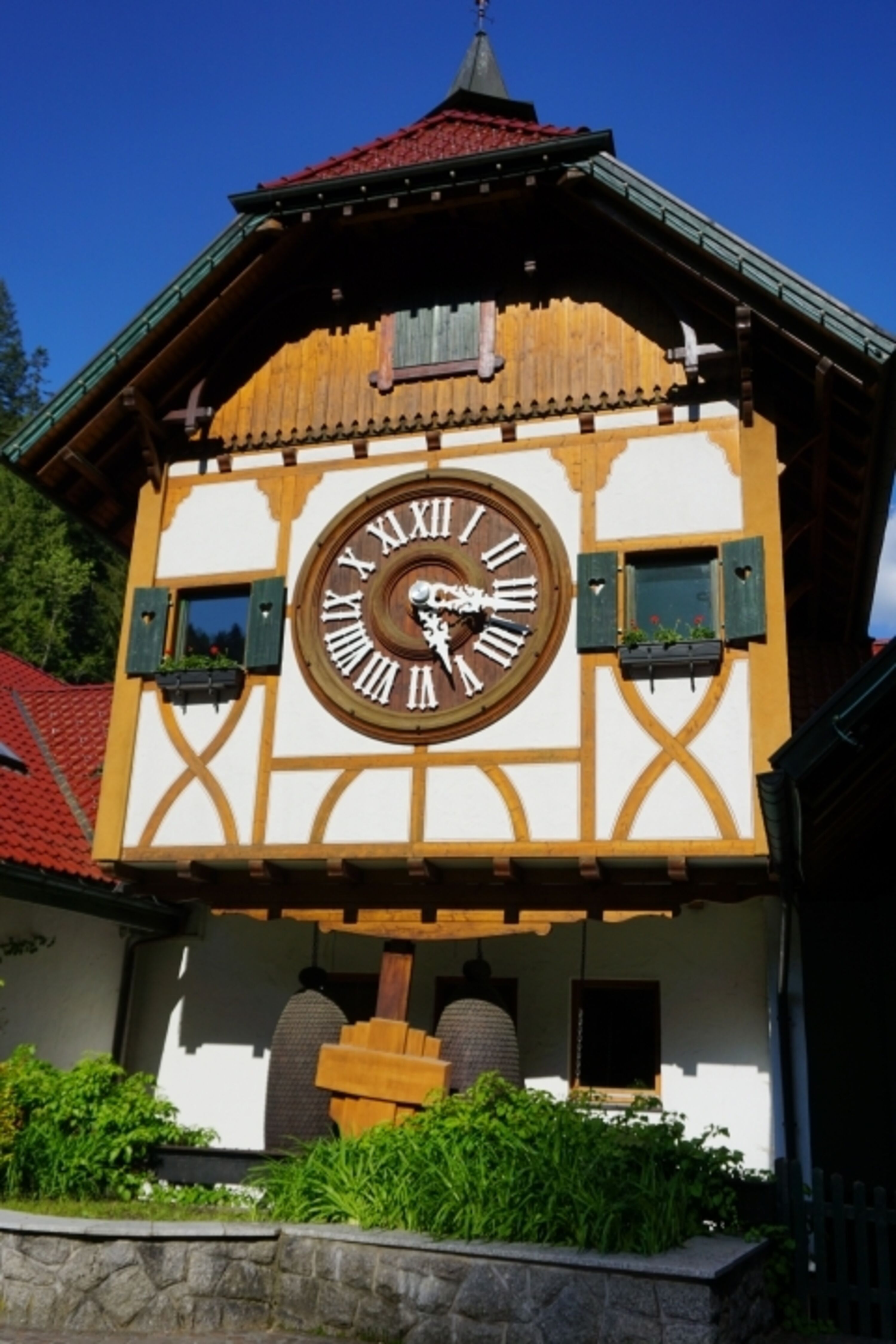 Größte Kuckucksuhr 