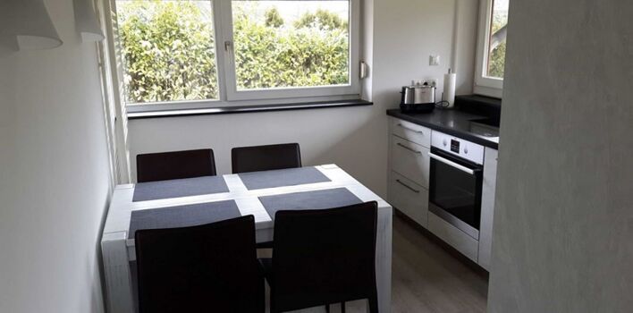 Küche mit Essbereich