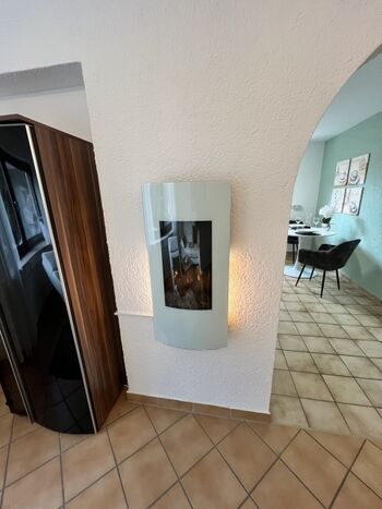 Kleiner Elektrokamin im Wohn-/Schlafraum 