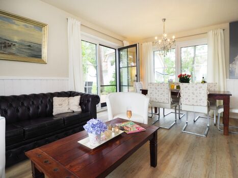 Gemütlich vor dem TV und Kaminofen