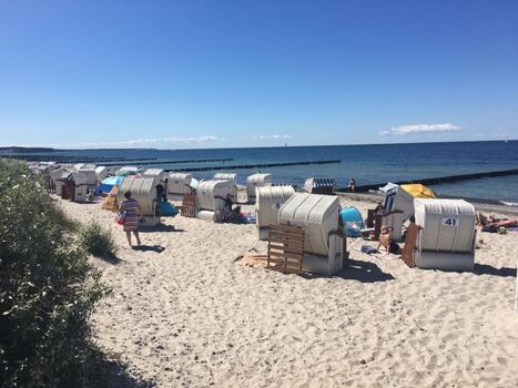 Strandkörbe kann man schon vor Anreise buchen.