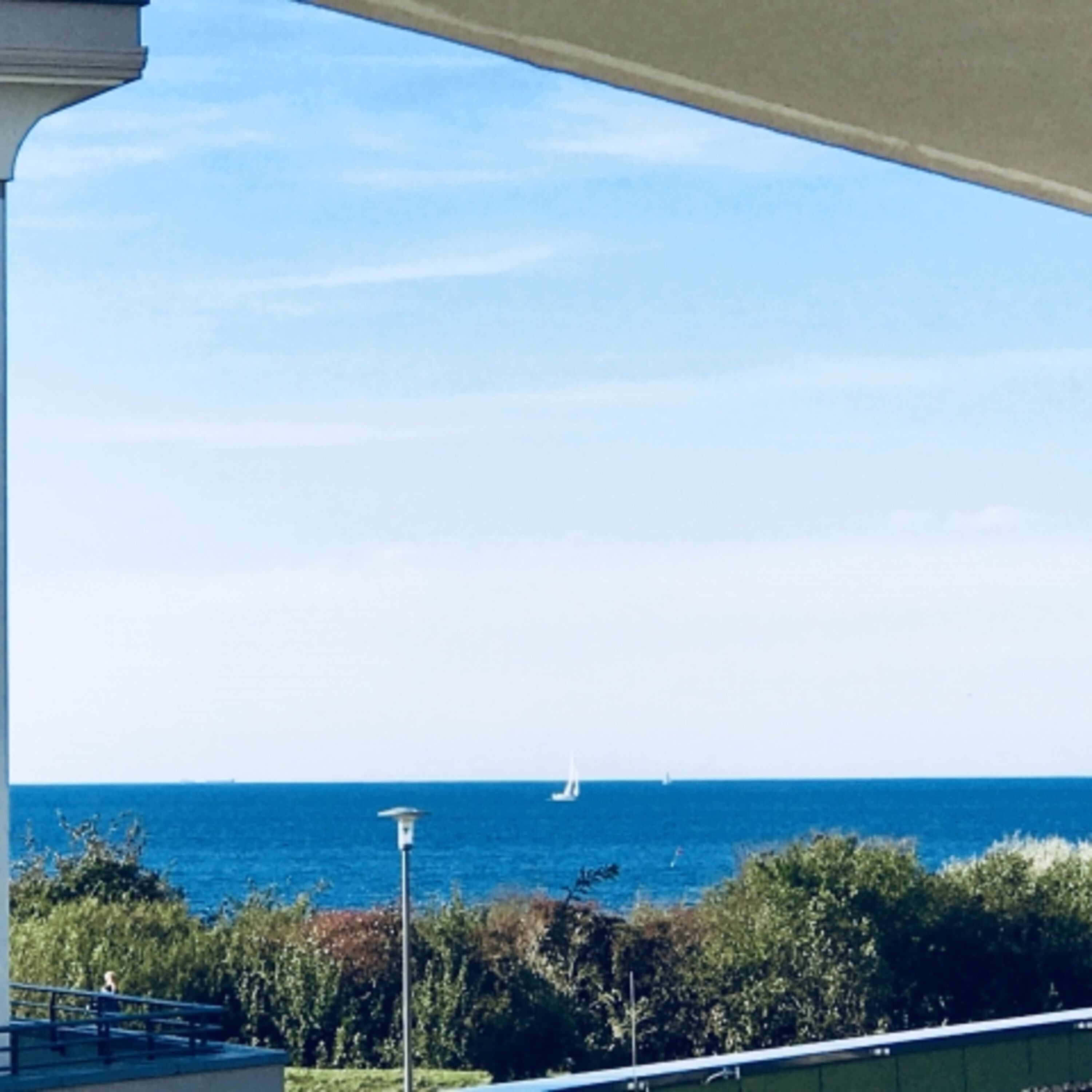 Seitlicher Meerblick vom großen Balkon
