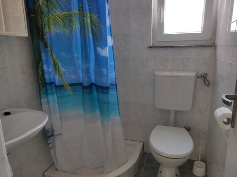 Dusche/Bad 2 (Kinderbad)