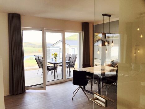 Essbereich Blick auf Terrasse