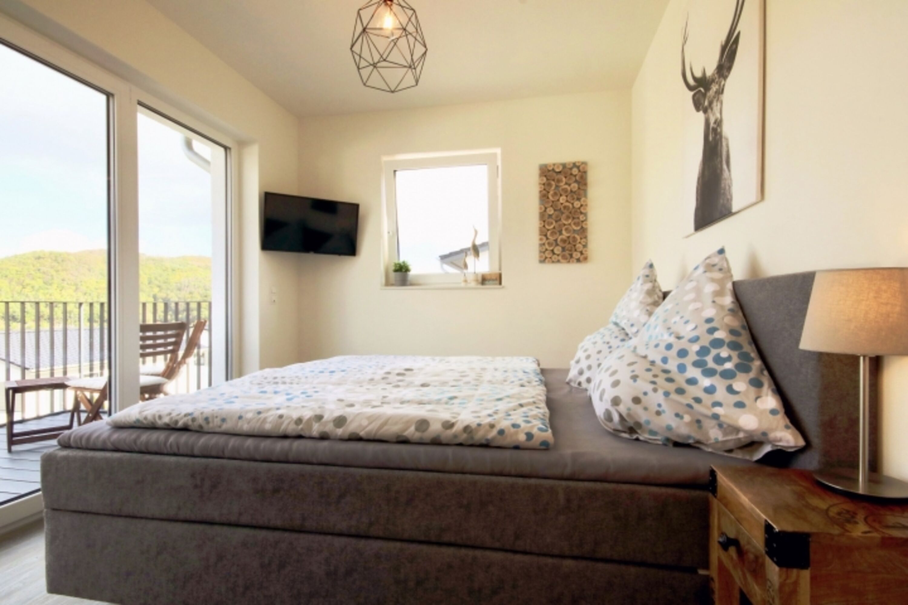 Schlafzimmer 1