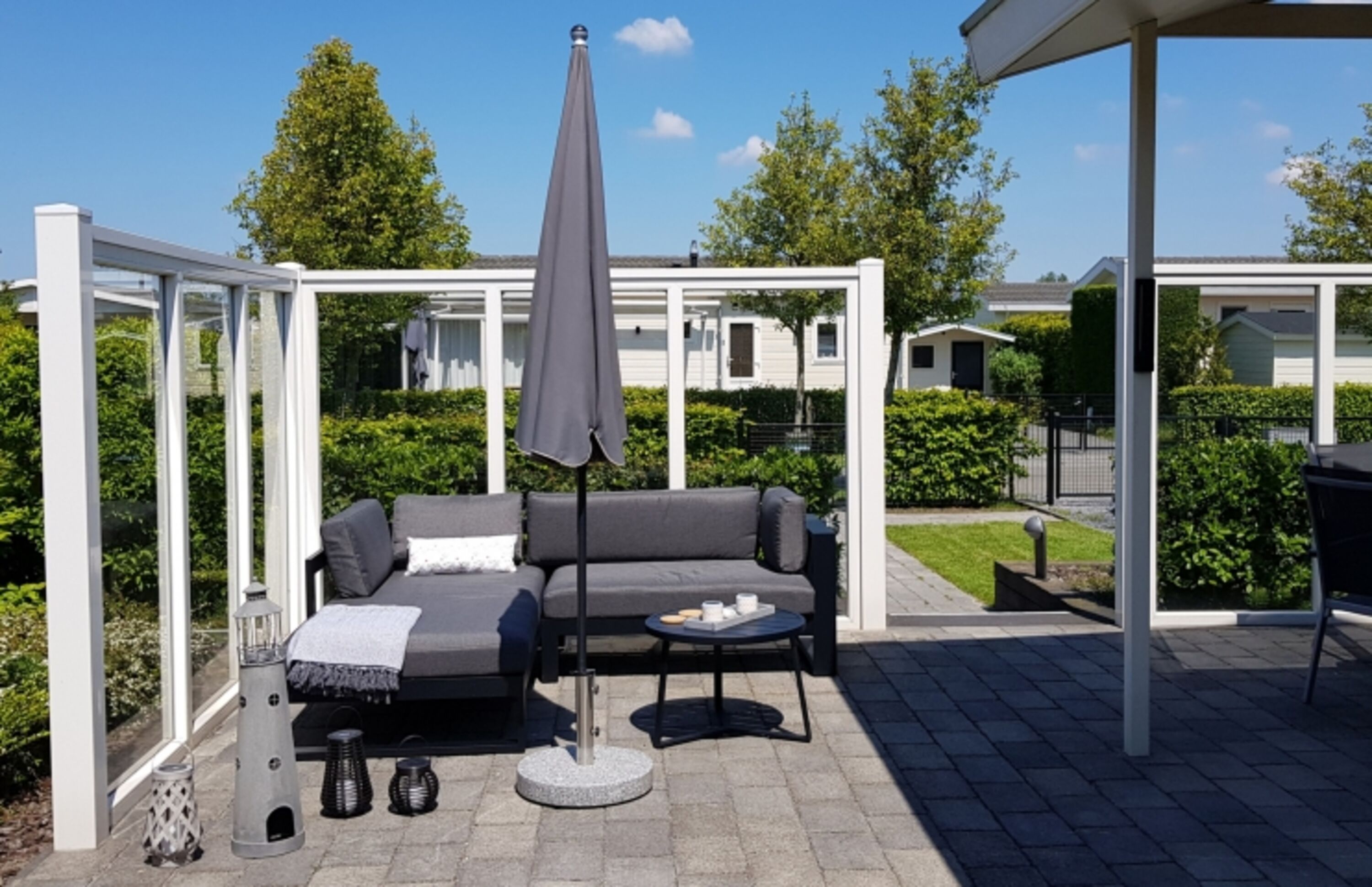 Lounge Bereich mit Windschutz