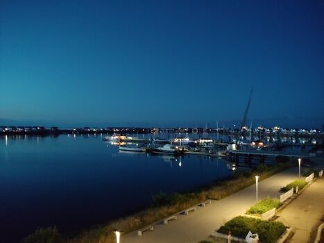 Abend über dem Hafen