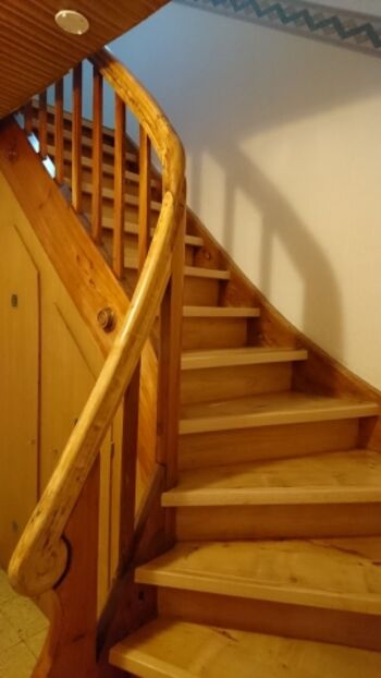 Treppe ins Obergeschoss