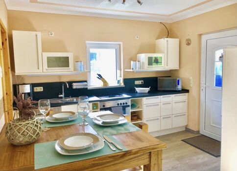 Küche mit Essbereich