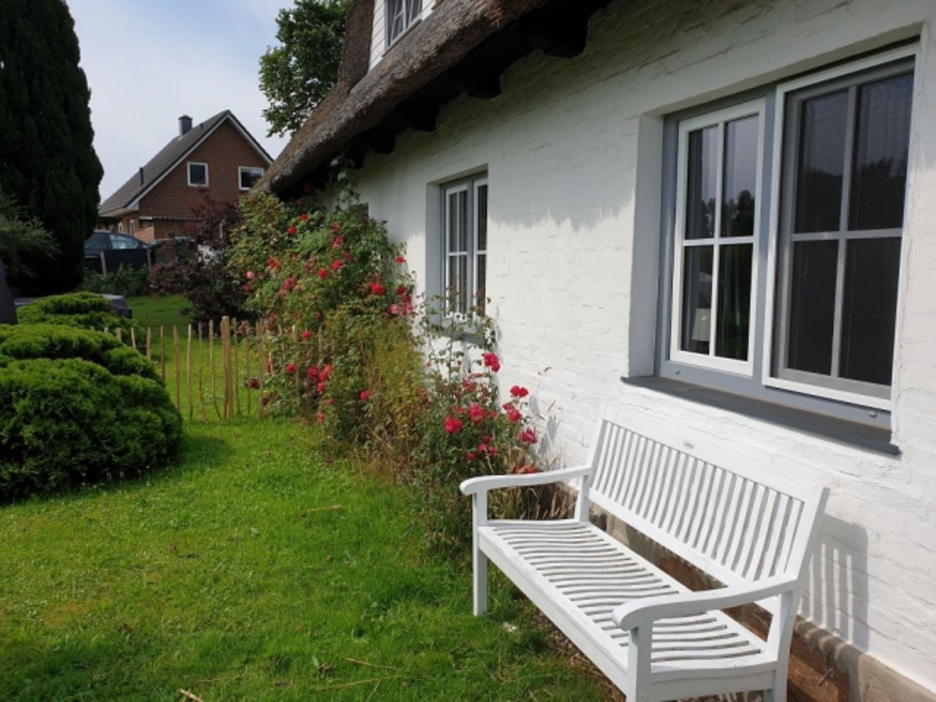 Hausrückseite / Straßenansicht