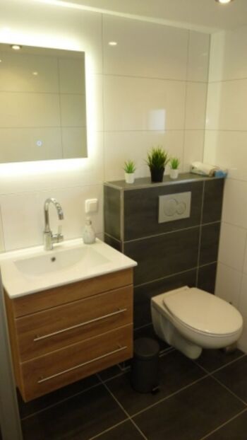 modernes Bad im EG...