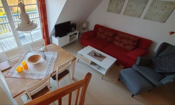 Ansicht Essbereich mit Balkonzugang