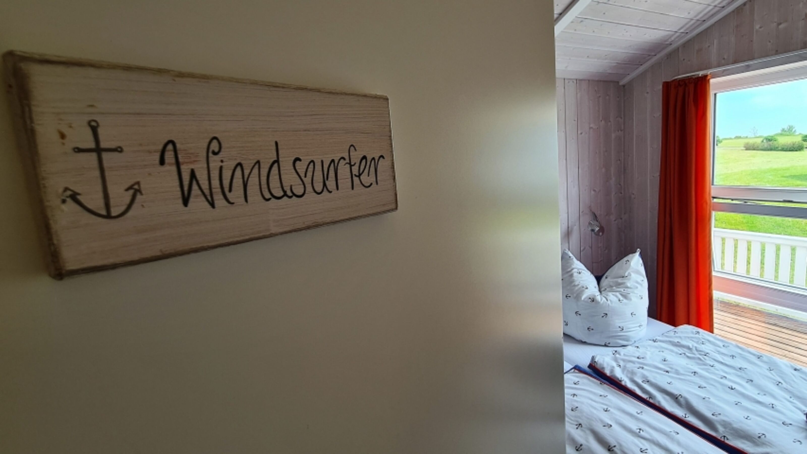 Schlafzimmer 1