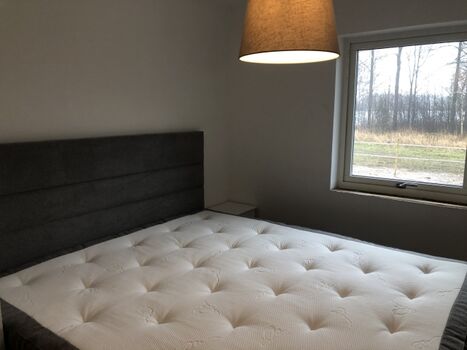 Schlafzimmer mit Doppelbett