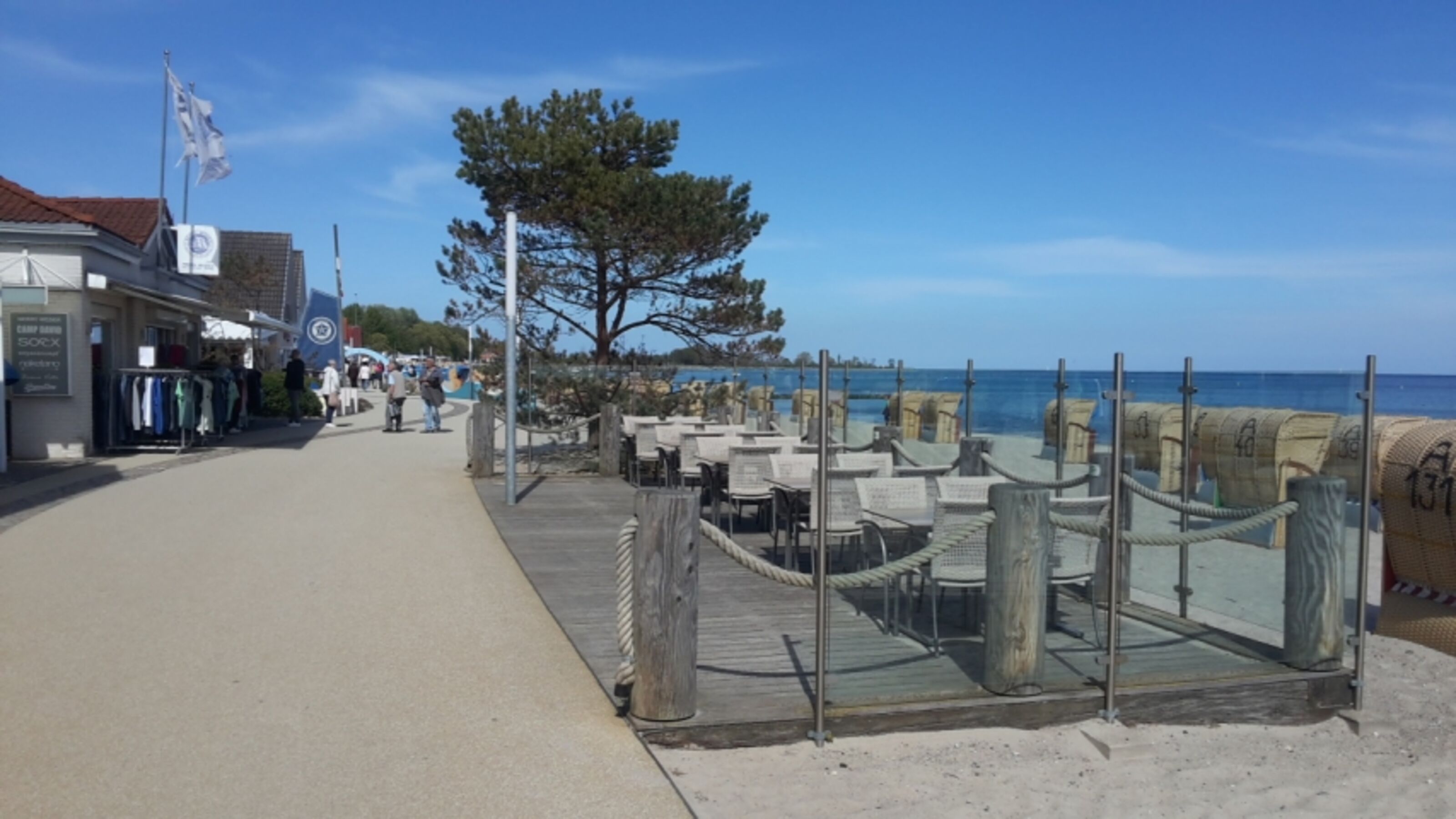 Der Strand der nur wenige Gehminuten entfernt ist