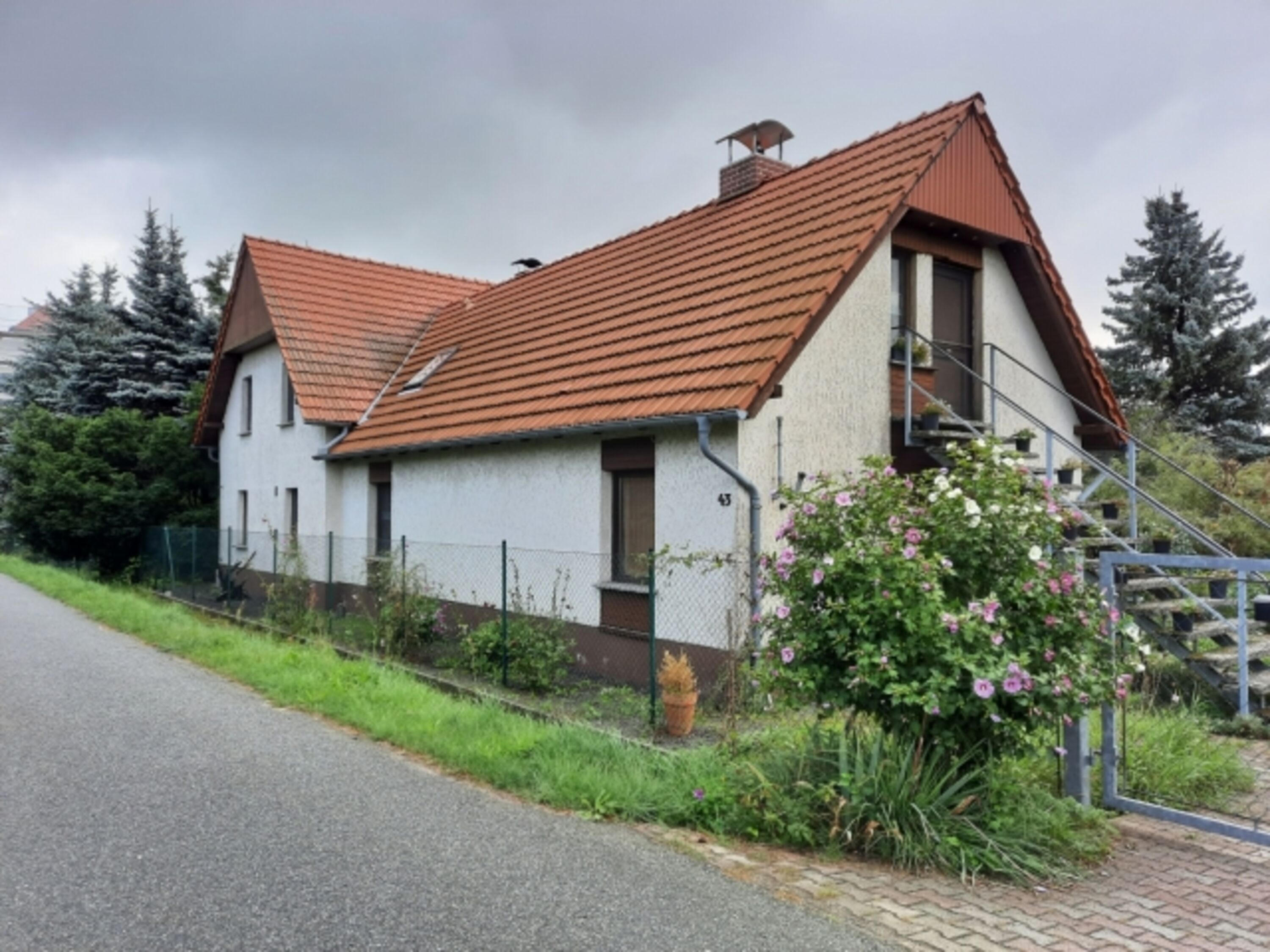 Unser Haus von der Straßenseite