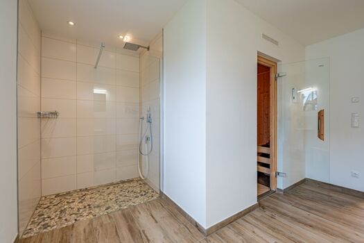 Saunabereich mit Dusche