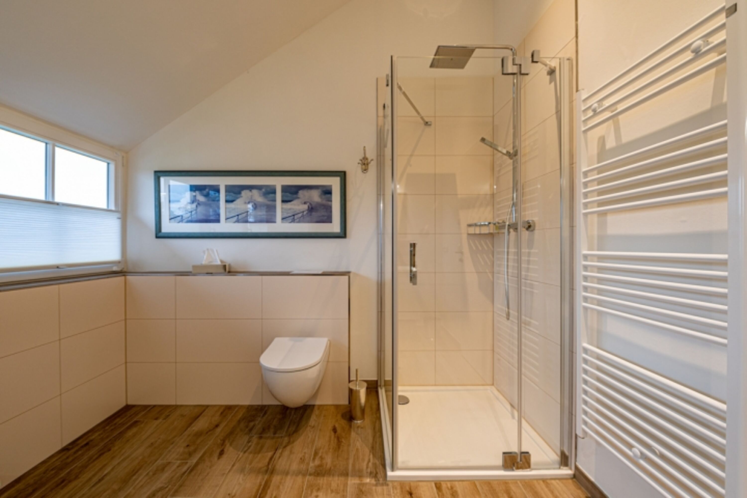 Bad im OG mit Dusche und Wanne