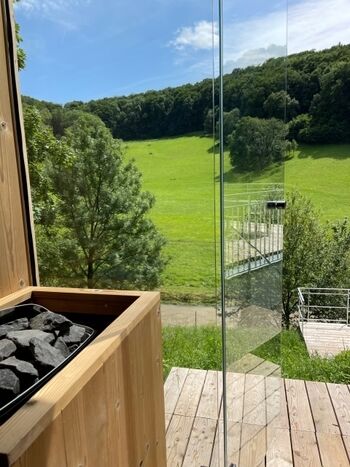 Blick von der Sauna in die Landschaft