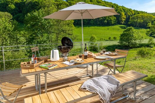 Die insgesamt drei Veranden genießen