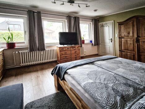 Schlafzimmer EG Bild 2