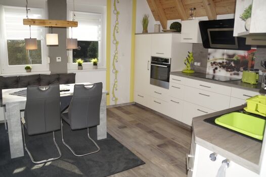 Küche mit Essbereich