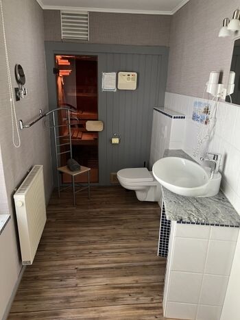 Badezimmer mit Sauna
