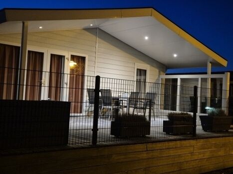 Chalet Seestern in der Abenddämmerung