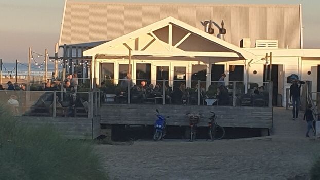 Strandpavillon  Loods Tien 