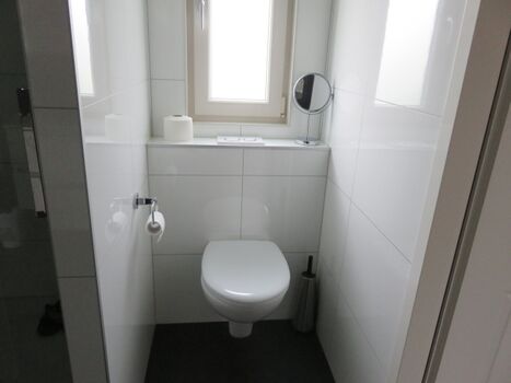  Toilette im Badezimmer