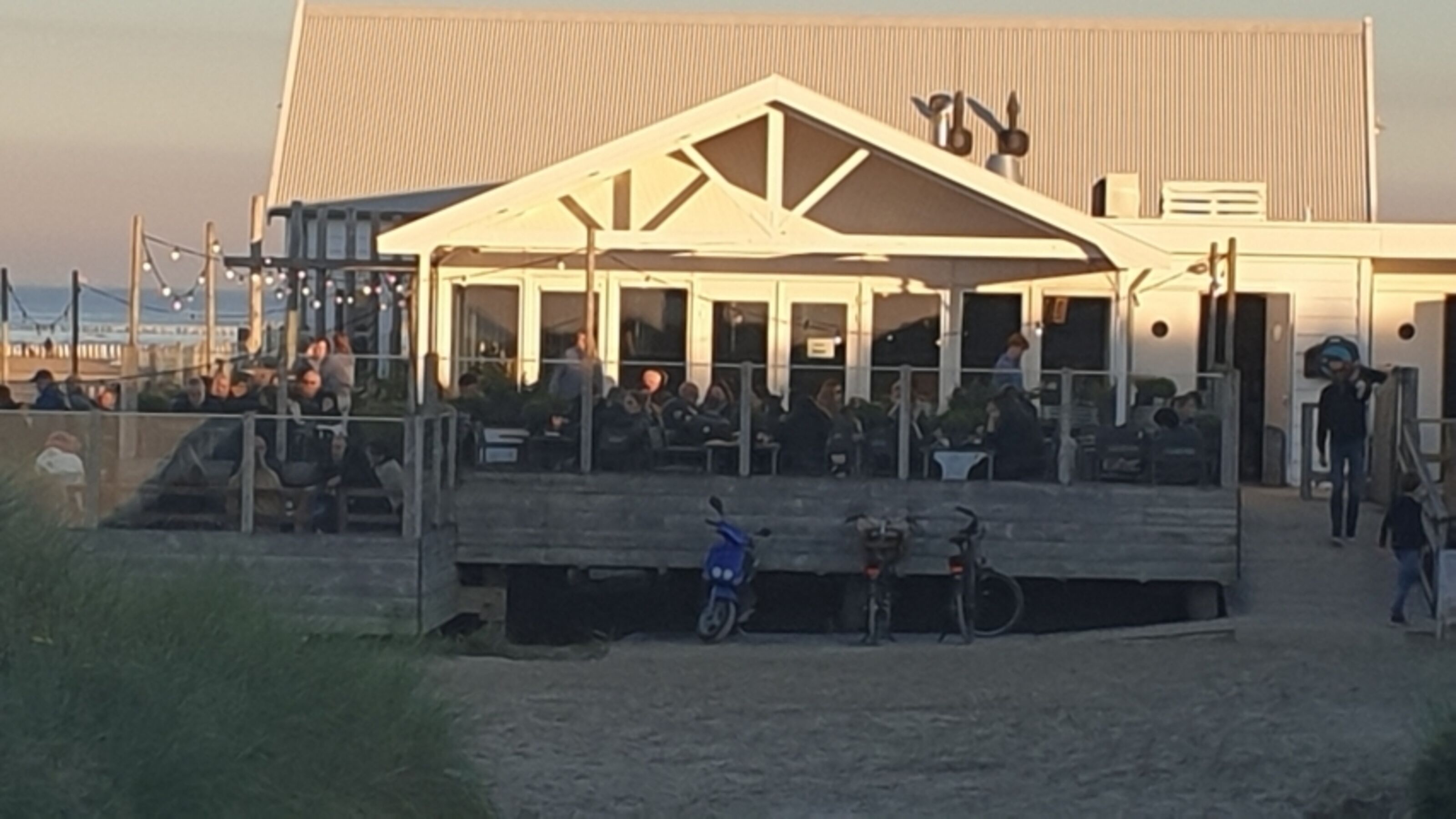 Strandpavillon Loods Tien 