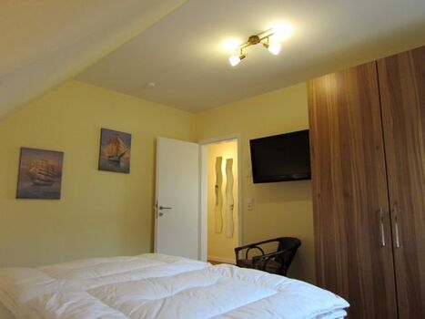 Schlafzimmer 1 im OG , mit Sat/TV