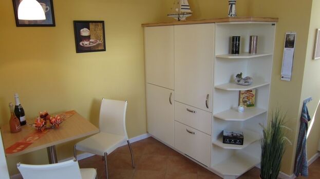 Küche mit kleiner Eßecke