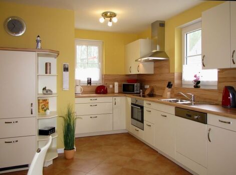 großzügige, geräumige vollausgestatte  Küche