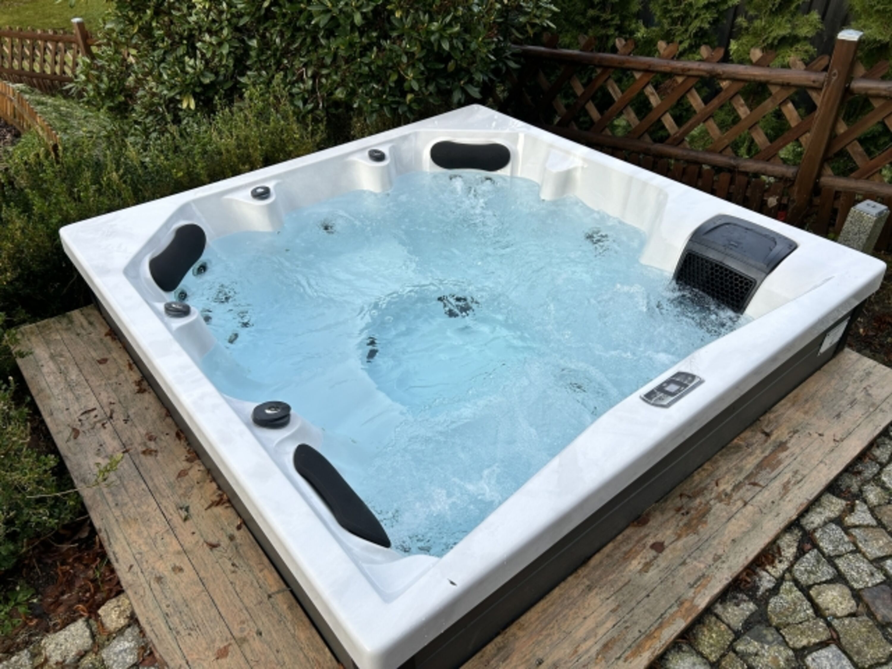 Außenwhirlpool (Ganzjährig nutzbar) 