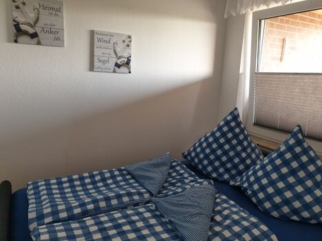 Schlafzimmer mit Doppelbett