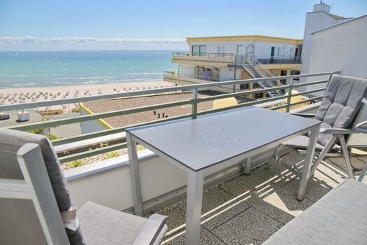 Genießen Sie die Sonne auf dem Balkon und den phantastischen Blick auf die Ostsee.