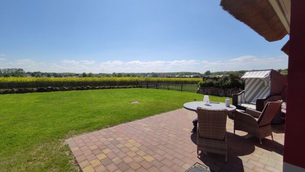 Gartenblick und in die Ferne