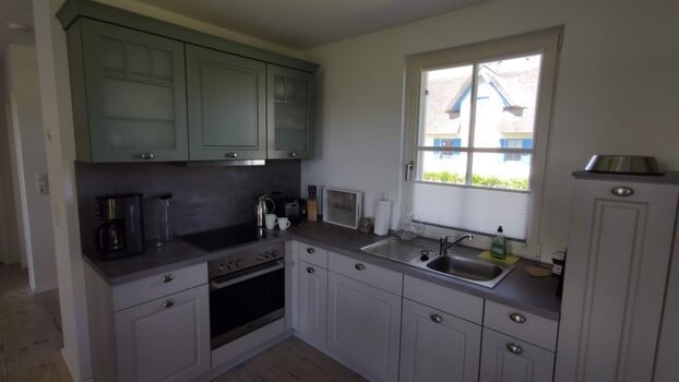 komplett ausgestattete Küche