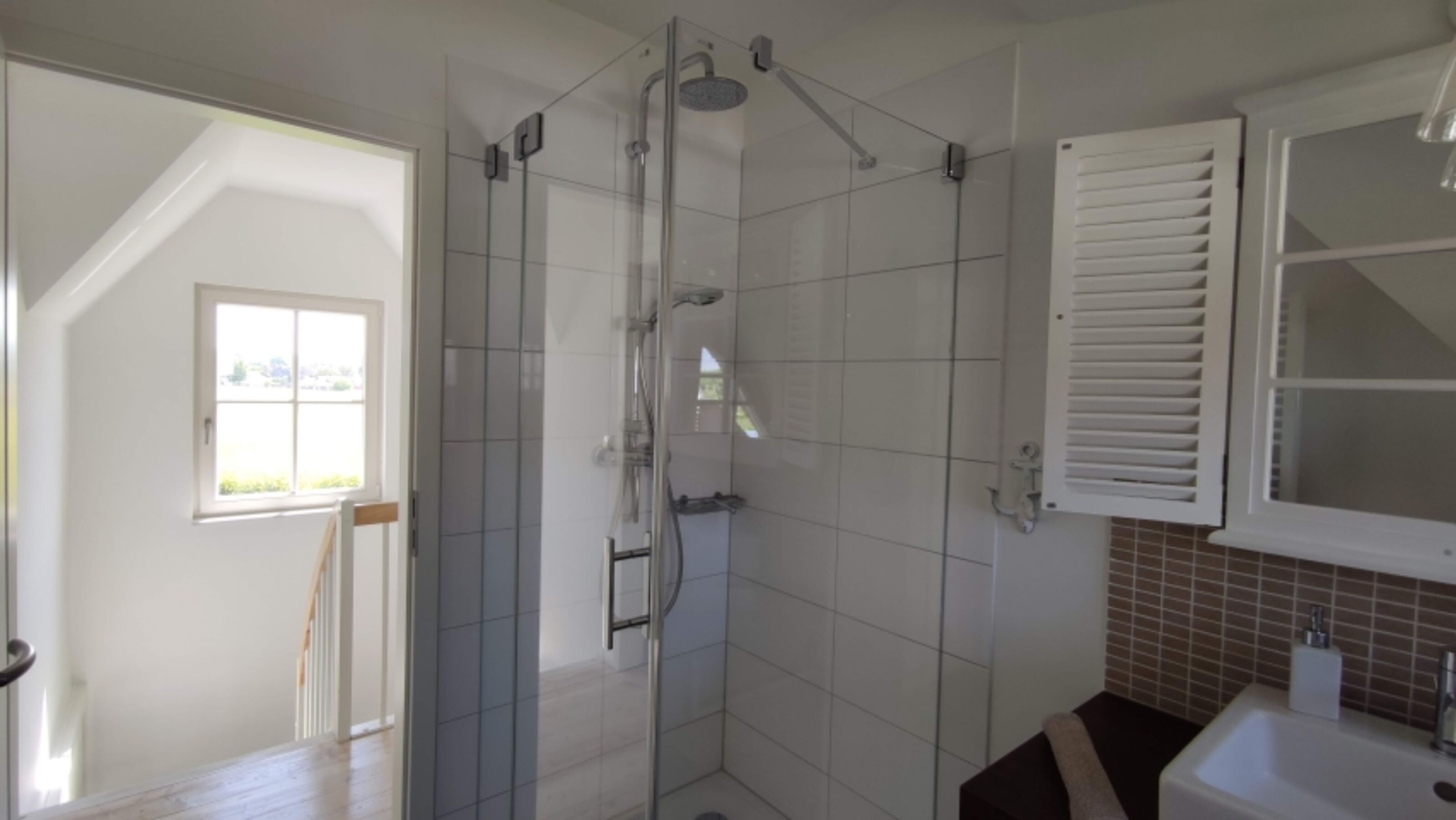 Duschbad und WC im OG