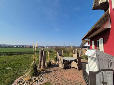 Terrasse mit Garten in Feldrandlage mit Fernblick