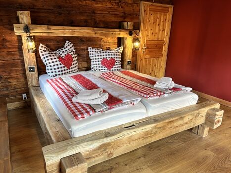 kleines Schlafzimmer für 2 Pers. im EG