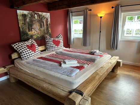 grosses Schlafzimmer für 3-4 Pers. im EG