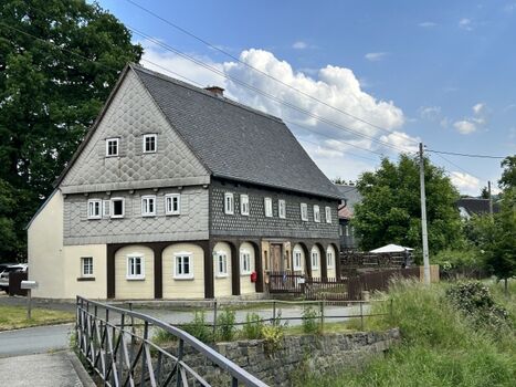 Großes uriges  Ferienhaus, eig. Garten, Zaun, Sauna, Whirlp ...