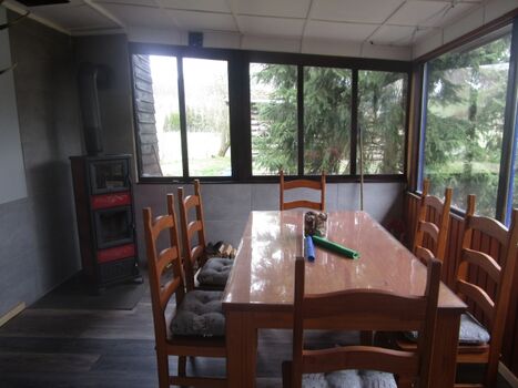 Wohnzimmer Essbereich mit Kaminofen