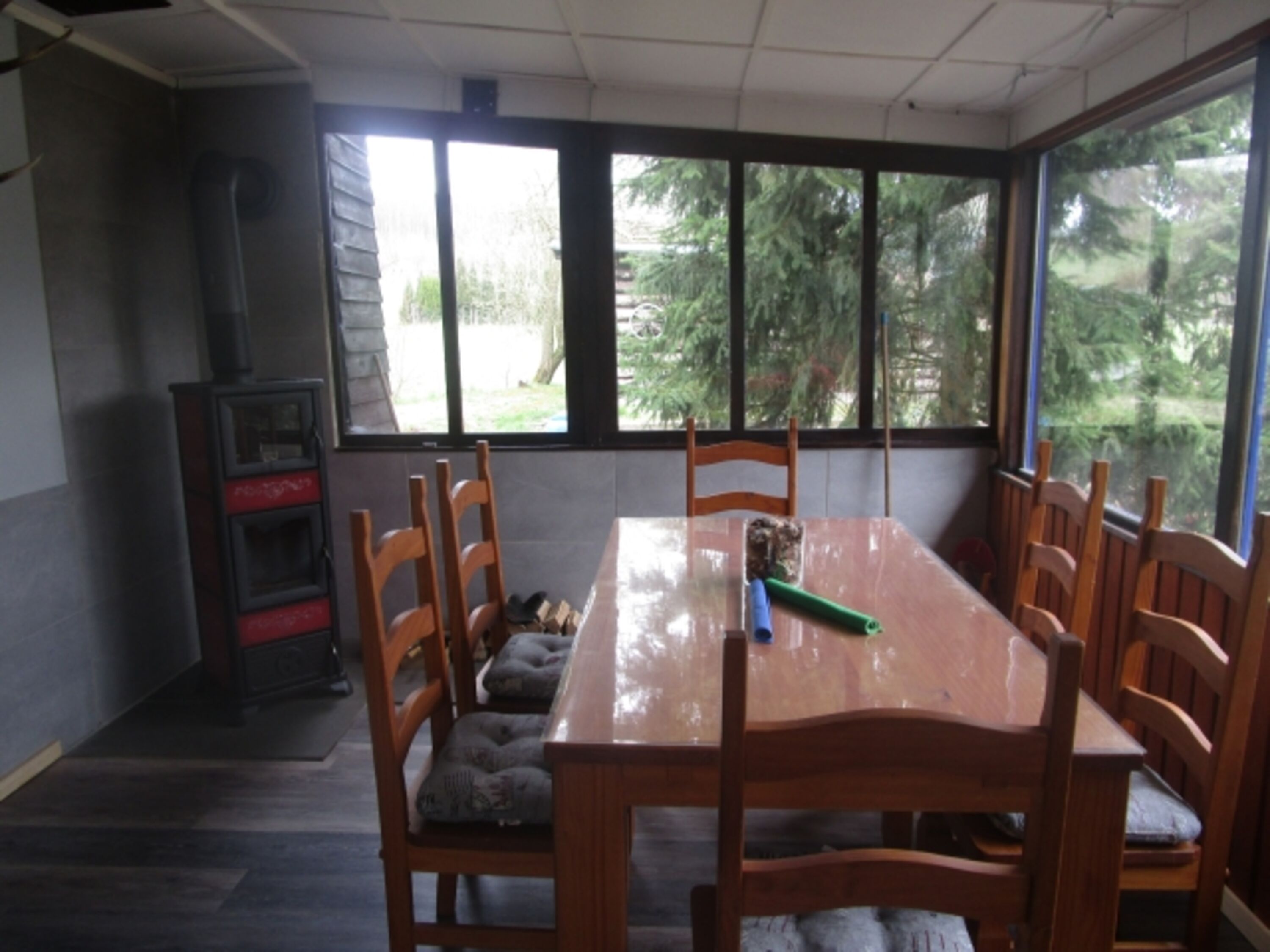 Wohnzimmer Essbereich mit Kaminofen