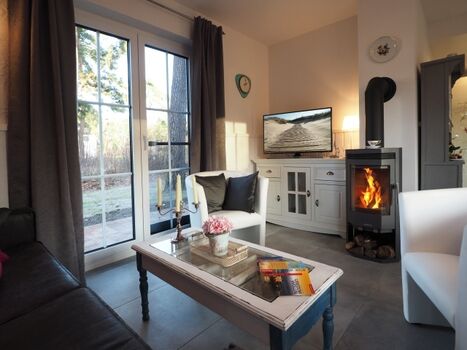 Gemütlich am Kamin.