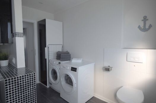 Waschmaschine und Trockner zur freien Nutzung