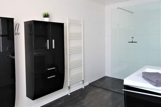 bodentiefe Regendusche