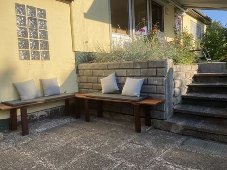 Weitere Sitzgelegenheiten im Hof